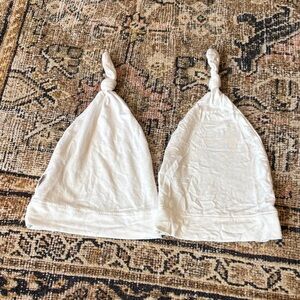 Kyte baby White ( cloud) Knotted Baby Hats - Set of 2 in newborn